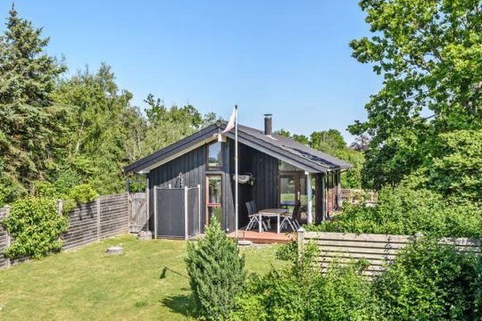 Fyrrestien Vest 17, Bjerge Sydstrand